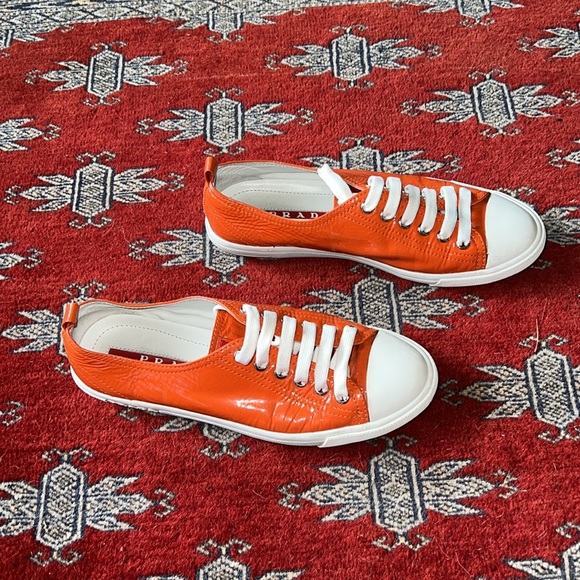 Prada | patent leather sneaker in orange | size EU 36 / US 7 - Picture 3 of 9